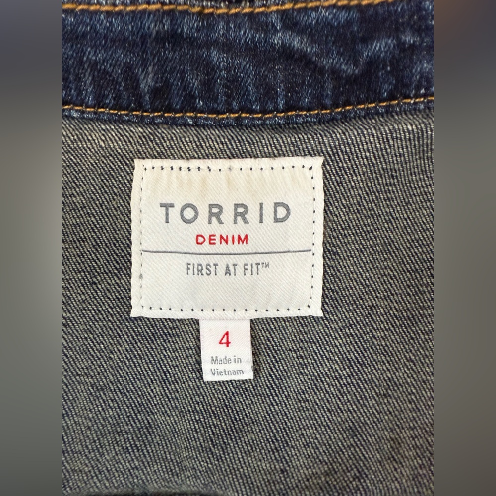 Womens Torrid Crop Denim Blue Vest - Medium Wash Size 4 (bin N) - Picture 11 of 12